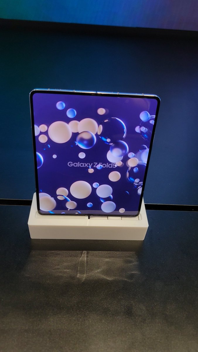 aimode18's tweet photo. ■Galaxy Z Fold5

#Galaxyのある生活 #GalaxyHarajuku #GalaxyZFlip5 #GalaxyZFold5 #GalaxyTabS9 #GalaxyWatch6 #GalaxyS23 https://t.co/2N6sGgwdfw