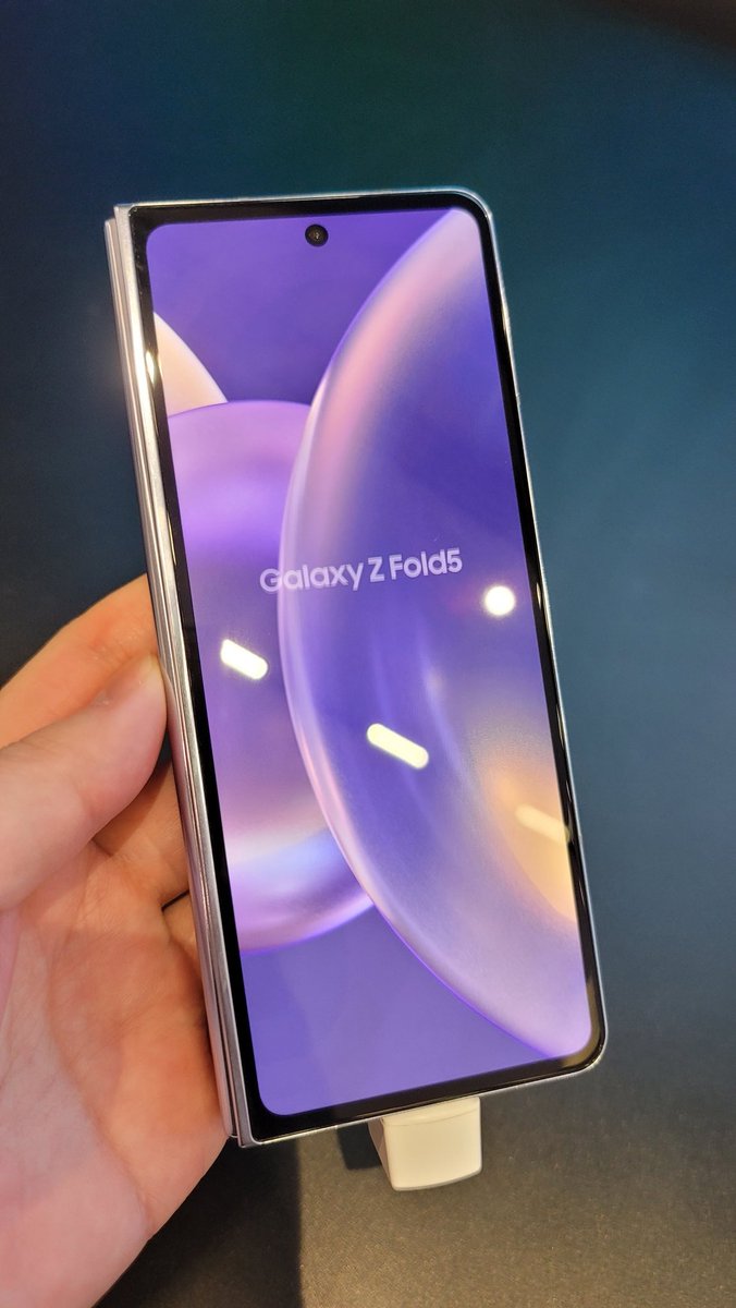 aimode18's tweet photo. ■Galaxy Z Fold5

#Galaxyのある生活 #GalaxyHarajuku #GalaxyZFlip5 #GalaxyZFold5 #GalaxyTabS9 #GalaxyWatch6 #GalaxyS23 https://t.co/2N6sGgwdfw