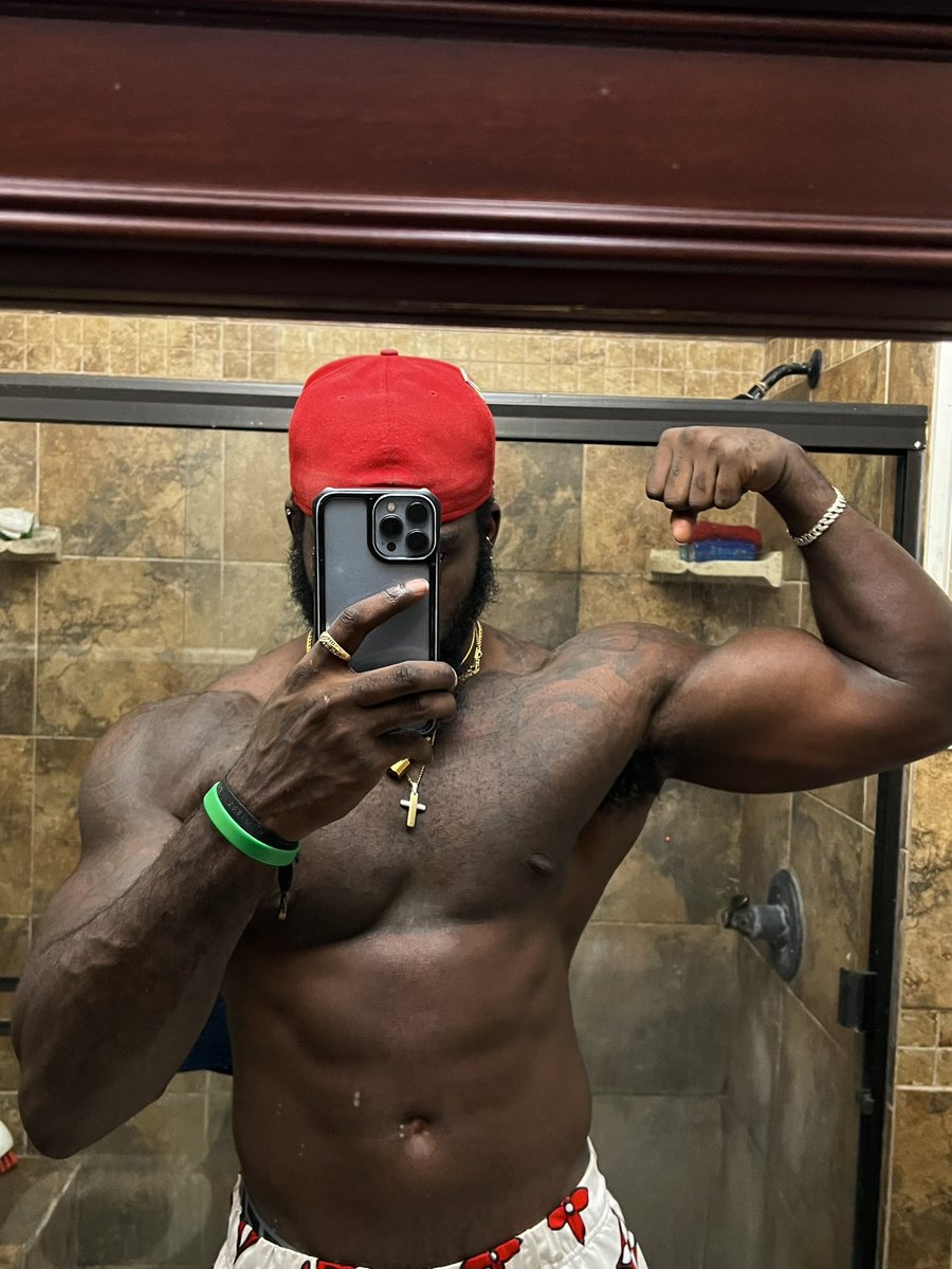 Just a NATTY 6’4 mixed man