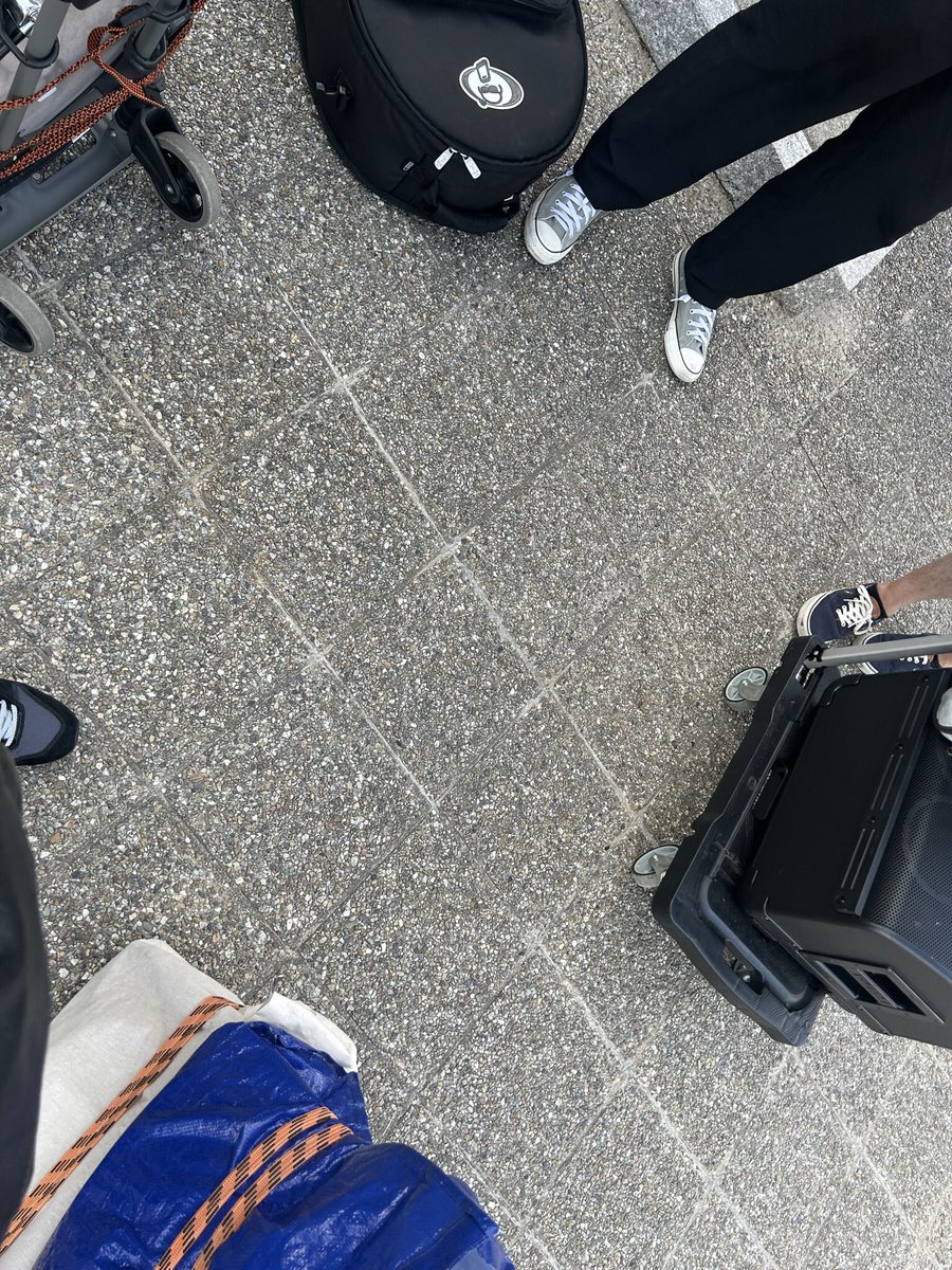 TheRubatos's tweet photo. 三条大橋の下でストリートして来ました。
オリジナル、自然系の曲が多いので雰囲気バッチリです👌

9/3大阪天満のフラットフラミンゴという所でライブがあります。
機材グレードアップします！是非。

#therubatos 
#三条大橋
#鴨川ストリートライブ
#オリジナル曲
#インストバンド https://t.co/EdvnUtzZXR
