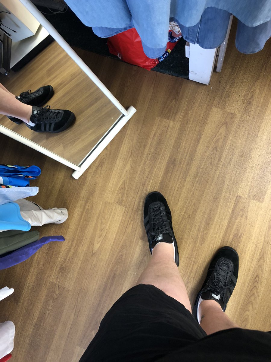 connersofficial's tweet photo. Pulsebeats on the trotters for a few hours in the shop
#adidas
#shareyourstripes
#adfamily https://t.co/SNgEO3wDmJ