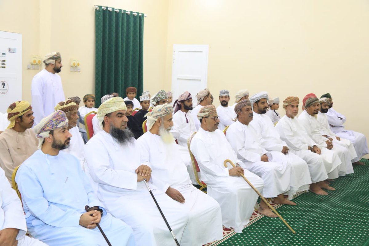 madenavoice's tweet photo. نظَّمت مساء أمس إدارة الأوقاف والشؤون الدينية بمحافظة شمال الباطنة؛ حفل ختام المركز الصيفي #صيفنا_والقرآن في جامع الإمام أبي حنيفة النعمان بمنطقة مخيليف بولاية صحم، تحت رعاية الفاضل/ يوسف بن إبراهيم الزدجالي؛ وبحضور الفاضل/ محمد بن خميس البادي -رئيس قسم الشؤون الإسلامية بإدارة الأوقاف والشؤون الدينية بمحافظة شمال الباطنة-، وعدد من أهالي المنطقة والمناطق المجاورة، وتضمن الحفل على الكلمة الافتتاحية وتلاوة القرآن الكريم ومحاضرة دينية، كما تفضل راعي الحفل بتكريم الطلبة المشاركين بمختلف الأعمار والداعمين للمركز الصيفي.

#شاهد_الصور 
https://t.co/tWw2Jhok0h

#تغطية 
#صوت_صحم_للإعلام