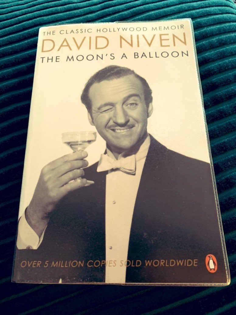 bongbrummie's tweet photo. @bertsbooks I’m reading David Niven’s fabulously funny memoir
“The Moon’s A Balloon”
Here he talks about his son David’s christening.
Godparents include Laurence Olivier, Vivien Leigh & Noël Coward.
#Wiven https://t.co/rLVfptfSdz