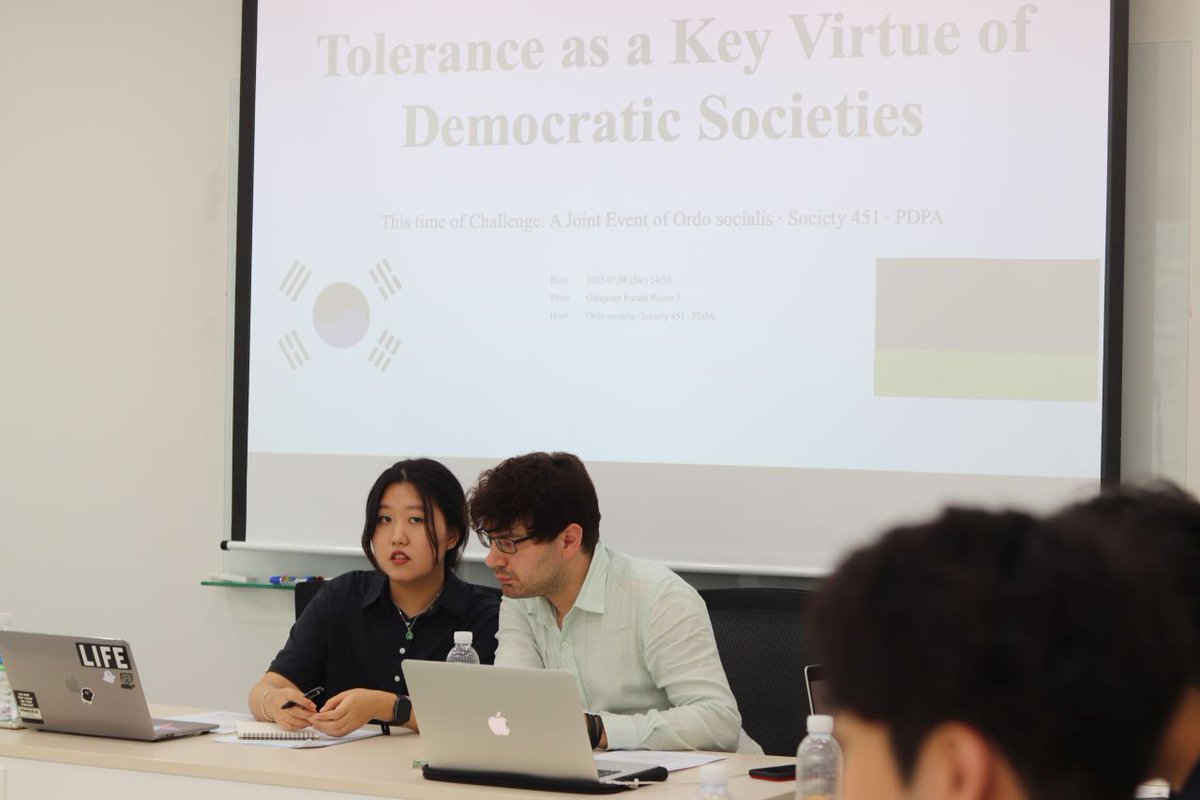 Eine Veranstaltung in #Seoul lotete die Bedeutung der #Toleranz für die #Demokratie im Dialog mit koreanischen Politikern aus. Ordo socialis führt diese Veranstaltung zusammen mit der Society 451 und der #Korea Public Debate Promotion Agency durch.
➡️ordosocialis.de/deutsch-korean…