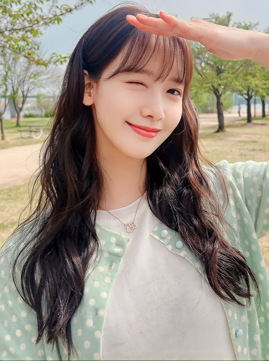 530FILE's tweet photo. my sunshine 🌅 #YOONA https://t.co/9ajMUjElOd