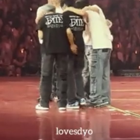 jay gave his own towel to sunoo when he started tearing up and a lil later after it jay gave him a pat on his butt sighs sunjay 🥹