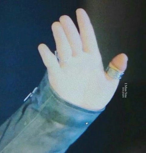 jiminbyheart's tweet photo. 𝗝𝗜𝗠𝗜𝗡’𝗦 𝗛𝗔𝗡𝗗𝗦 𝗛𝗔𝗩𝗘 𝗧𝗛𝗘 𝗖𝗥𝗔𝗭𝗜𝗘𝗦𝗧 𝗗𝗨𝗔𝗟𝗜𝗧𝗬, a thread😩🧎‍♀️ https://t.co/LaKRQ74TiG