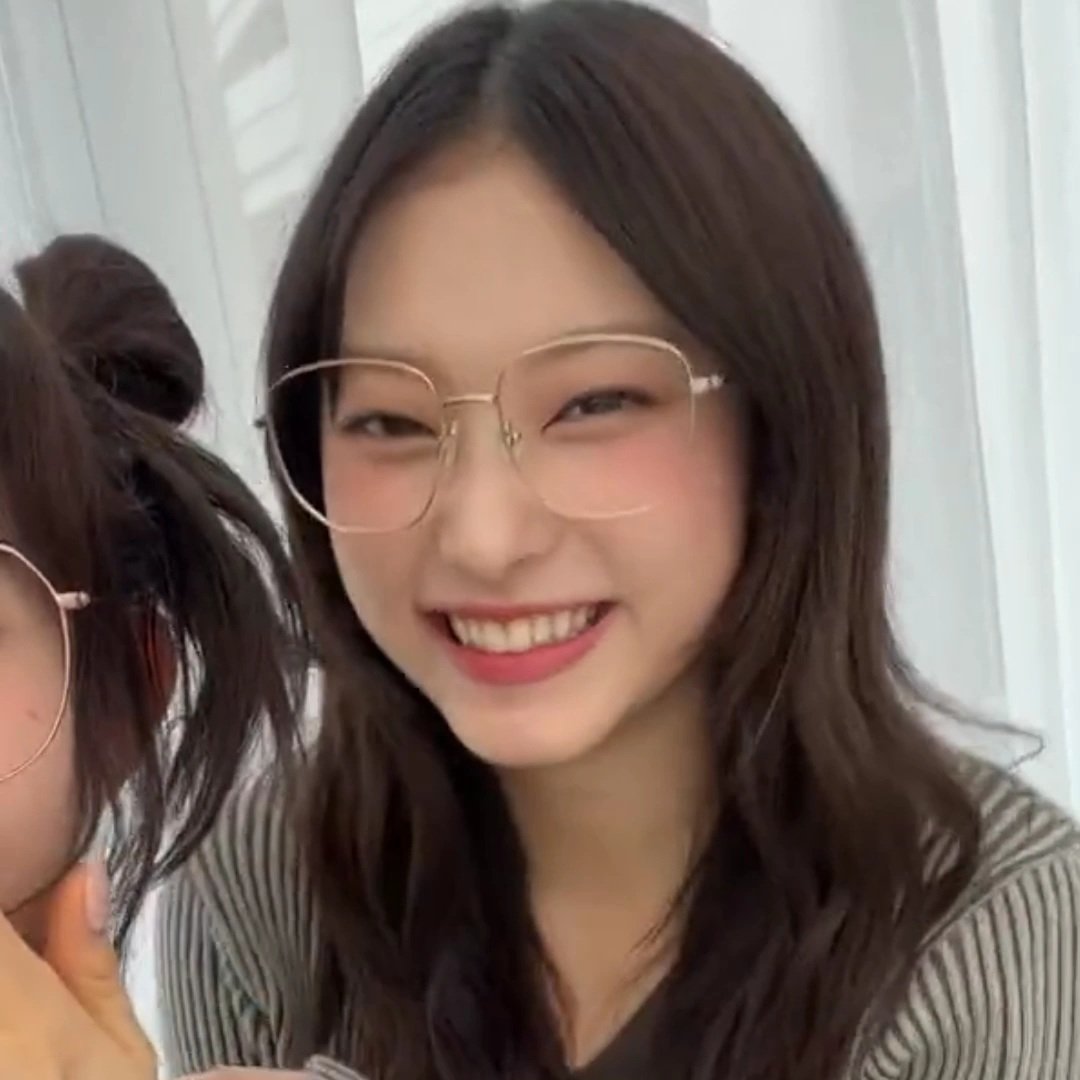 haerinfeed's tweet image. SO CUTE