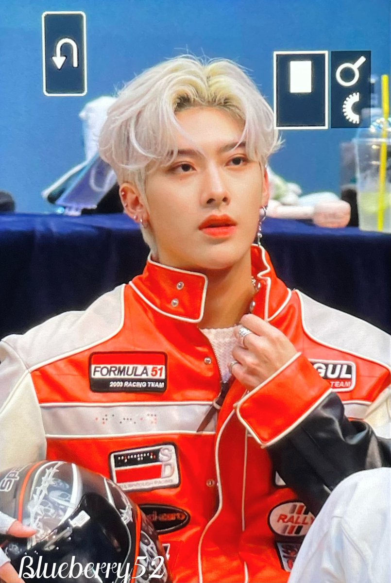 sillybabycat's tweet image. how many jobs does ricky have today