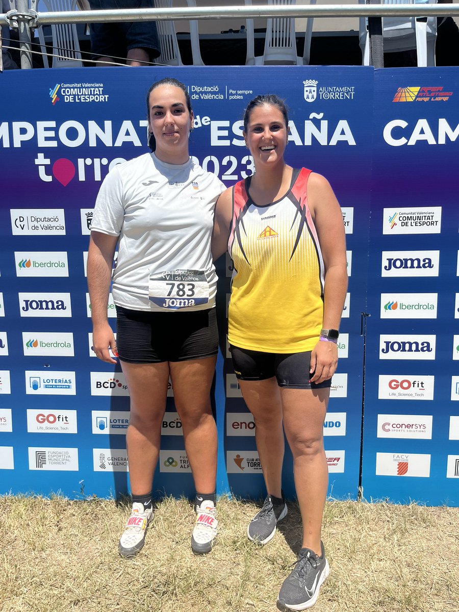 Atletisme_FCA's tweet photo. 👋 Què diuen dels llançaments exactament? 🤔

Que molen molt, obvi! 😍

🥈 Andrea Alarcón 50.43 m
🥉 Daniela Fernàndez 50.06 m 

Doblet català al disc a Torrent! 👋 https://t.co/QcyEybmVMD
