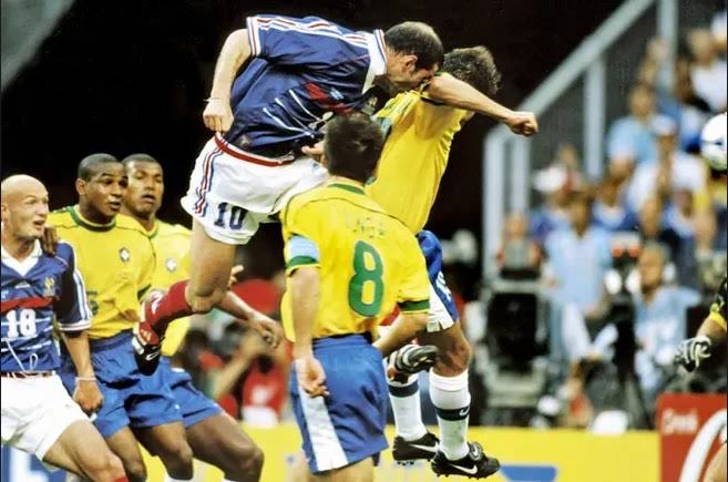 franciscopaul0's tweet photo. Brasil x França em Copas do Mundo (Masculina e Feminina):

6 Jogos
4 Vitórias da França 
1 Empate (Vitória francesa nos pênaltis)
1 Vitória do Brasil (1958) https://t.co/1FvvoD5KSp