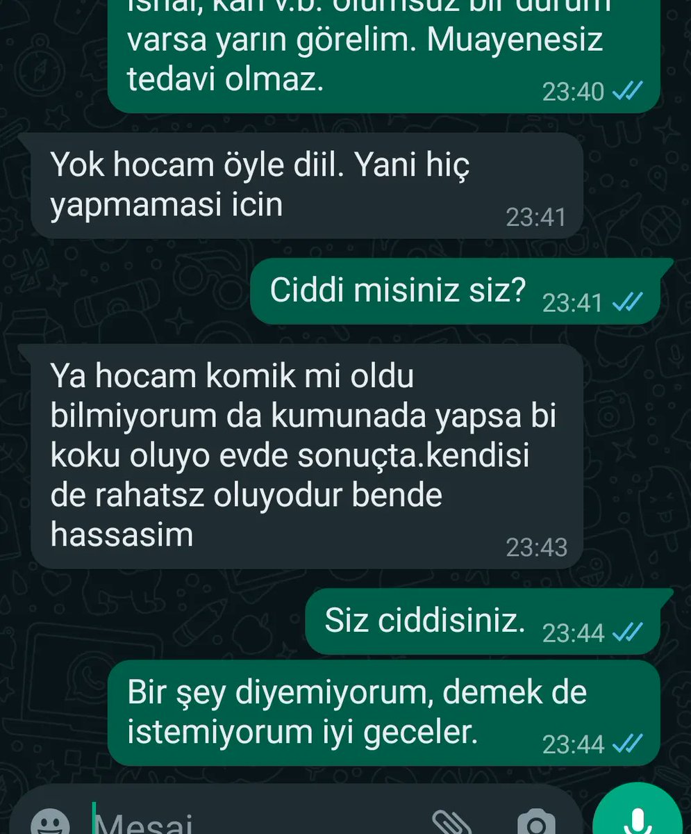 CemilSahince's tweet photo. Bir Veteriner Hekimin gece gece "sıradan" bir whatsapp görüşmesi😀
Alafranga, alaturka v.b. tuvaletler, kanalizasyon sistemleri.Hepsi tarih oluyor. 
AZ SONRA
(Bizlere olan bu sonsuz güven için sevinmeyi tercih ediyorum. Bardağın dolu tarafına bakmak lazım.) İyi ki varsın Oscar 🐱 https://t.co/V2cRSDwdzR