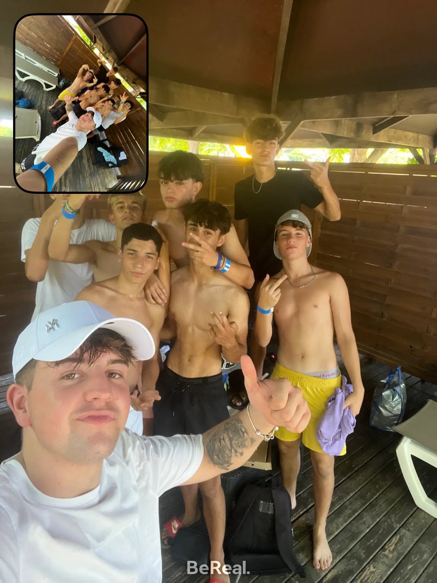 FCInterraciales's tweet photo. Interraciales de excursion de fin de kings league🏆🖤💙 https://t.co/BwQDZokiCO