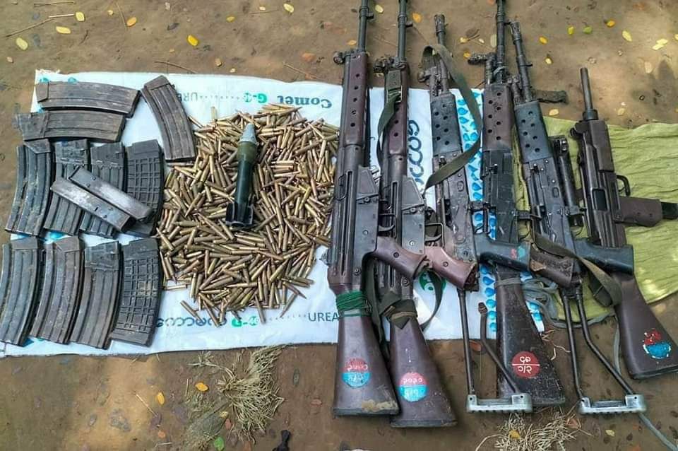 MaybomeM's tweet photo. It is reported that military armed forces shelled artilleries in the villages of Laldo tsp, KNU controlled area on 25th July, so over thousands of local residents from 41 villages had to flee in fear. #2023Jul29Coup #AcceptNUGRejectMilitary #WhatsHappeningInMyanmar https://t.co/XKFG4JOu5c