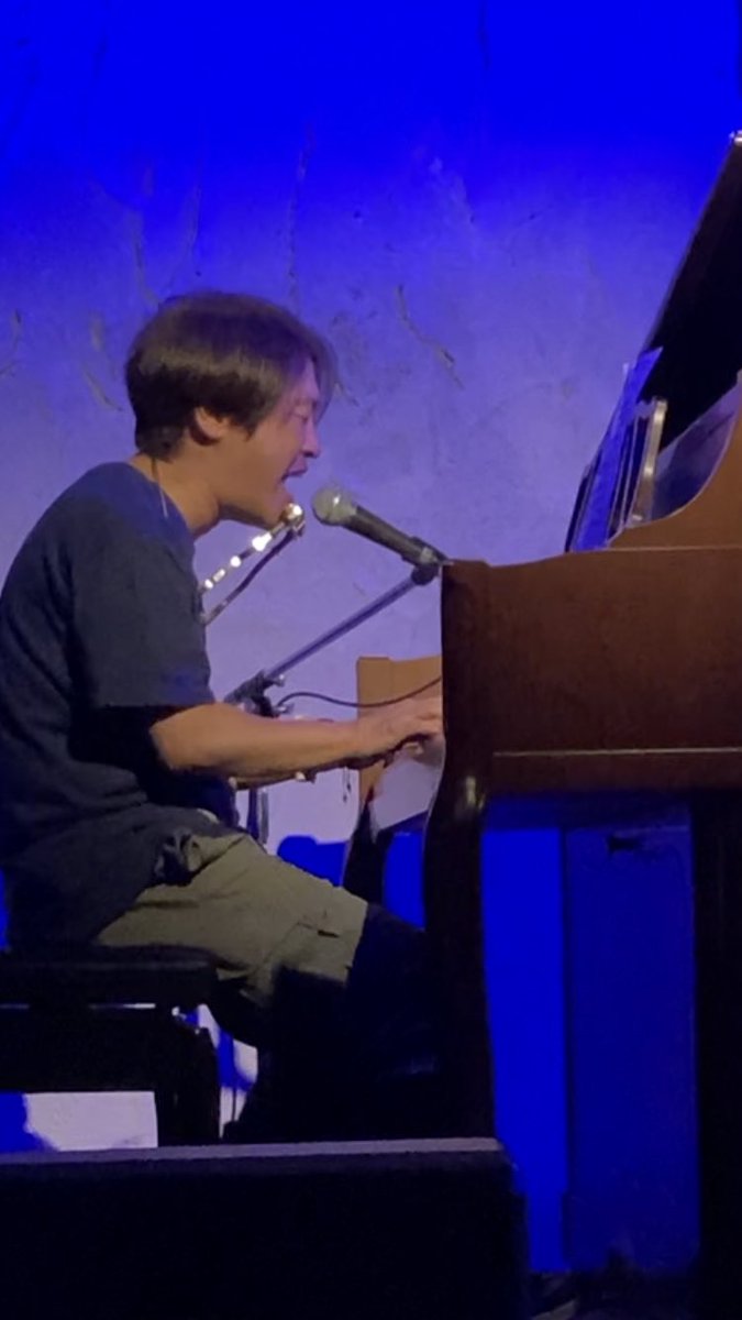 AKI_song_'s tweet photo. That’s why my hands were shaking yesterday. I CAN NOT show you the video yet.
:/
#piano #newsing #weave https://t.co/0hOupEarP3