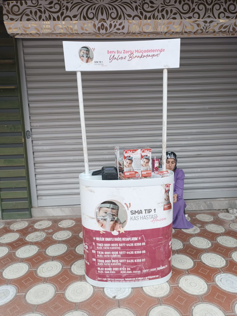 9 aydır sma hastalığıyla mücadele ediyoruz. Kızım için elimden geleni yapıyorum, gecemi gündüzüme katıp hiç durmadan çalışıyorum. Kaybedecek zamanımız yok. Eğer beklersem kızım nefes alamayacak. Kampanyamız çok yavaş ilerliyor. #Havvakarataşaumutol Maaş Almedia Rebic Aboubakar