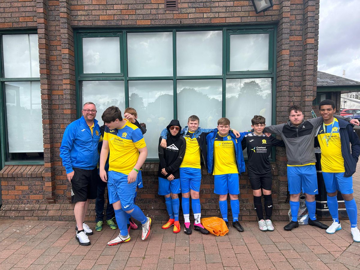 New kits making their debut at the <a href="/GlentoranIFC/">Glentoran IFC</a> cup in Belfast. Looking good bucks <a href="/c_renewables/">Content Renewables</a>