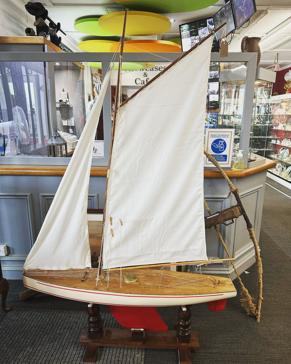 astraantiques's tweet photo. What a beautiful morning! Can you imagine sailing this 😃
We are now open until 5pm and don’t forget our #decodence cafe serving home cooked and baked food. #antiquescentre #onsitecafe #pondyacht #yacht #largepondyacht #antiquesinlincolnshire #sailing #pondsailing #astraantiques https://t.co/9gKvgw6I9y