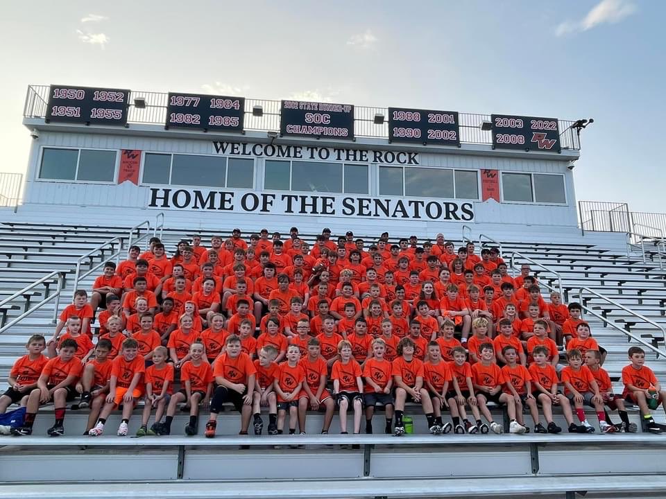 SenatorsWest's tweet photo. We had an awesome night at youth camp with our future Senators!!!! #Leavealegacy https://t.co/Kgfh3JKCGx