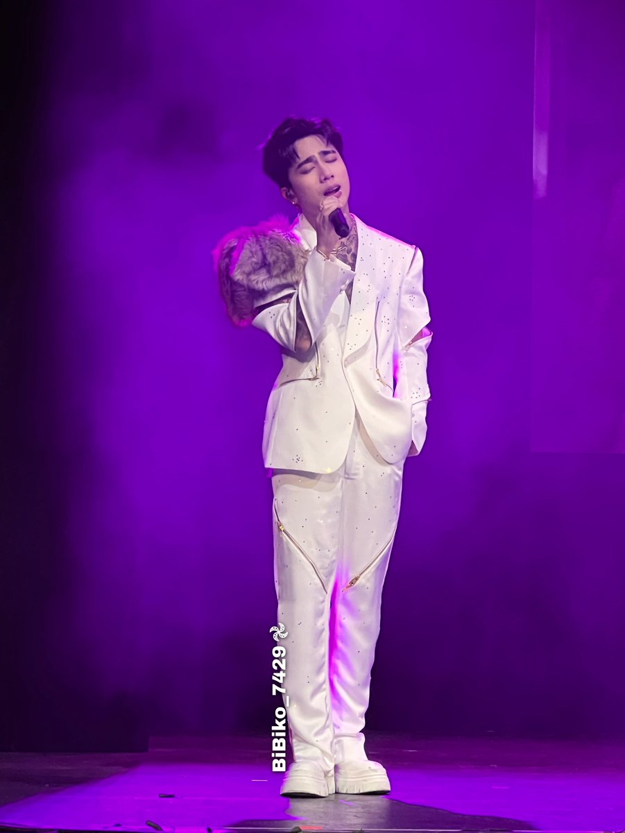 BiBiKo_7429's tweet photo. Despite what the doubters say, Josh Cullen IS A SINGER. Period.

@SB19Official #PAGTATAG         #SB19PAGTATAG          #PAGTATAGWorldTour       
#PAGTATAGWorldTourSanFrancisco https://t.co/zUAYZ1AXZW