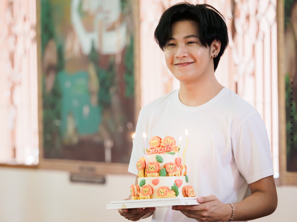 __hideandseek's tweet photo. แฮปปี้เบิร์ดเดย์นะคะพี่สิง ขอให้มีความสุขมากๆ ได้เจอพวกเราอีกนานๆน๊า รักค่ะ 😆🫶🏻

#SingtoPrachaya
#SingtoBD2023
#MakemeritWithSingto https://t.co/hoJOaOakI8