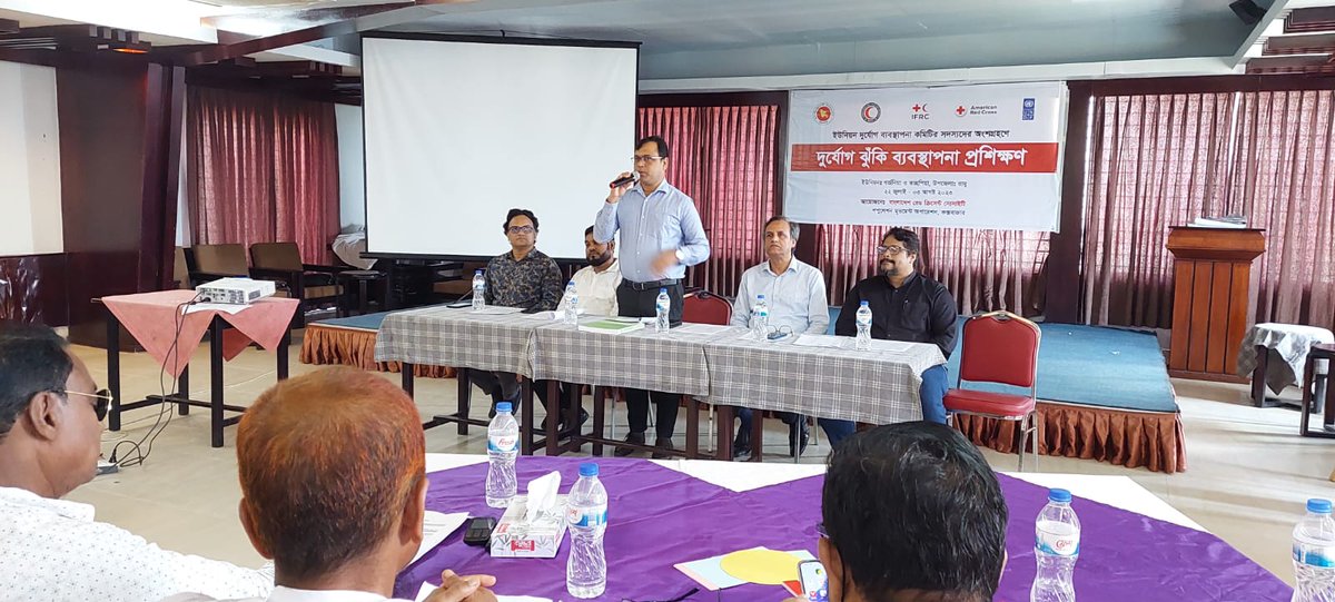 AnsariSazzad1's tweet photo. Sensitizing ownership on multi-hazards risk governance among the local #DMCs can largely contribute to community resilience.

@BDRCS1 with partners have conducted intensive training sessions on #DRR &amp; implementation of #SoD for the #UDMC members of #Ramu CXB. 

#MoDMR @ifrc @UNDP https://t.co/bjttFgnUZ8