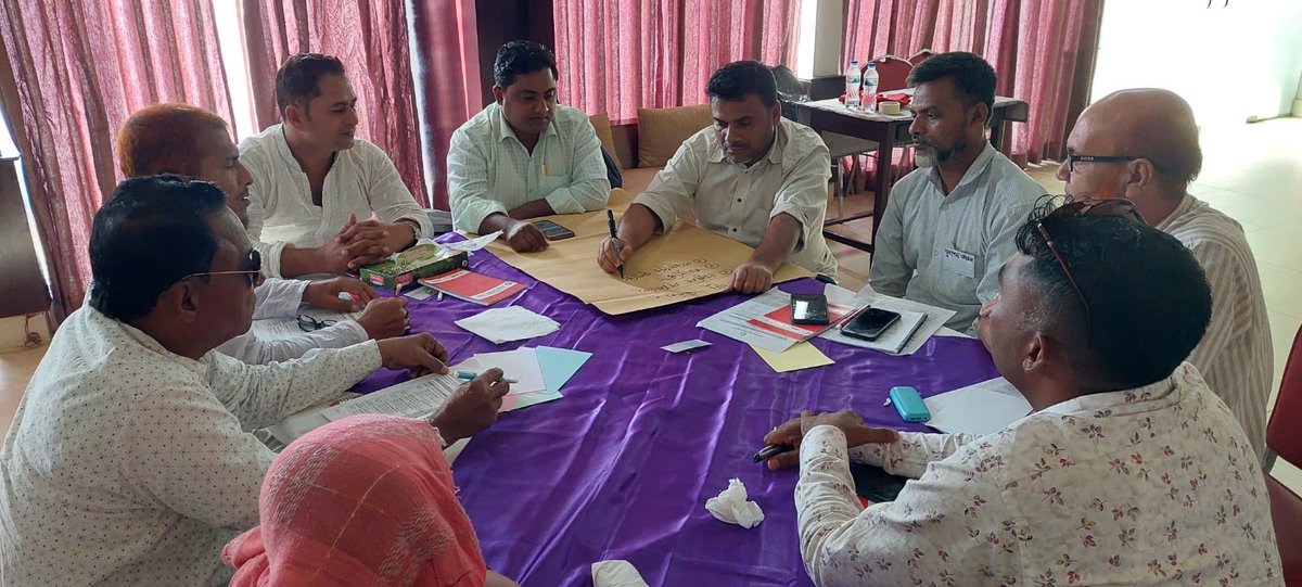 AnsariSazzad1's tweet photo. Sensitizing ownership on multi-hazards risk governance among the local #DMCs can largely contribute to community resilience.

@BDRCS1 with partners have conducted intensive training sessions on #DRR &amp; implementation of #SoD for the #UDMC members of #Ramu CXB. 

#MoDMR @ifrc @UNDP https://t.co/bjttFgnUZ8