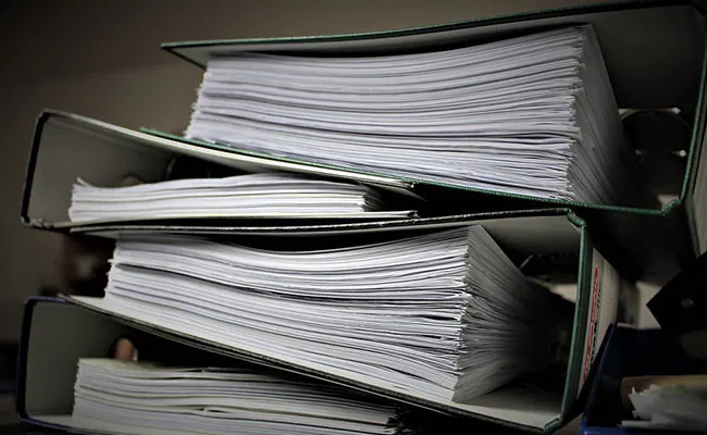 ndtv's tweet photo. Man Gets 40,000-Page Reply To RTI Query, Brings Docs Home Stuffed In SUV https://t.co/qJsVqLgQEE https://t.co/GzopwD7Wgl