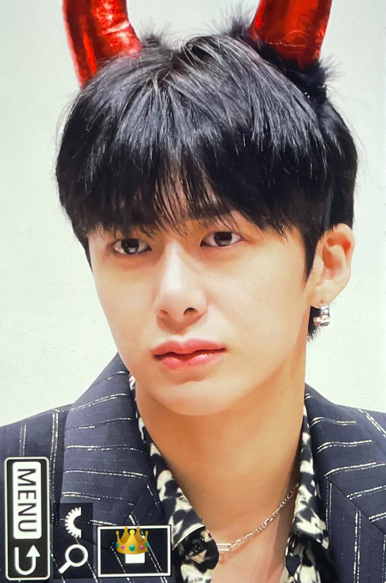 becrown_hw's tweet photo. 230729 #형원  😈 https://t.co/j9UM9XFuju
