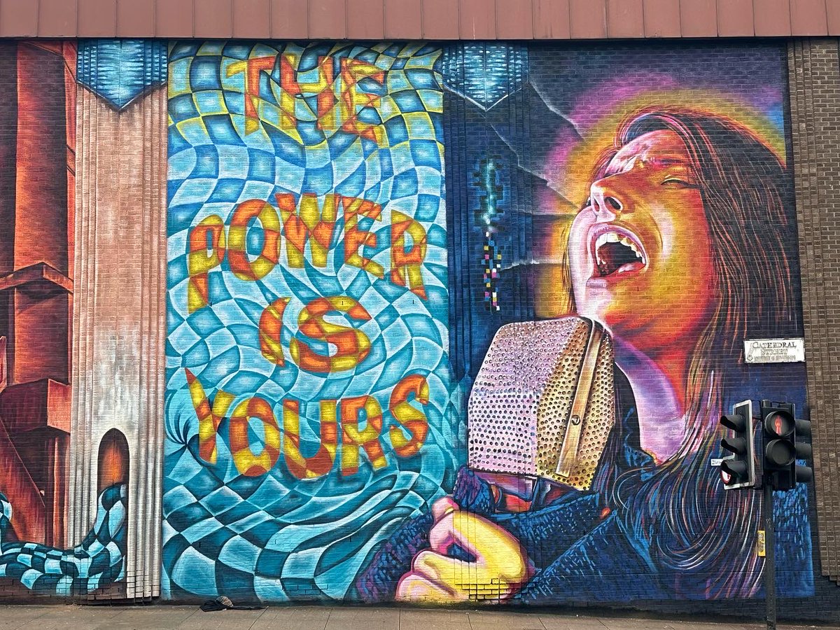 Amazing new mural in Cathedral Street, Glasgow. Painted by ⁦<a href="/ArtisanArtworks/">Artisan Artworks</a>⁩ in collaboration with ⁦<a href="/TrustCultural/">Articulate Cultural Trust</a>⁩ and ⁦<a href="/ThePromiseScot/">The Promise Scotland</a>⁩