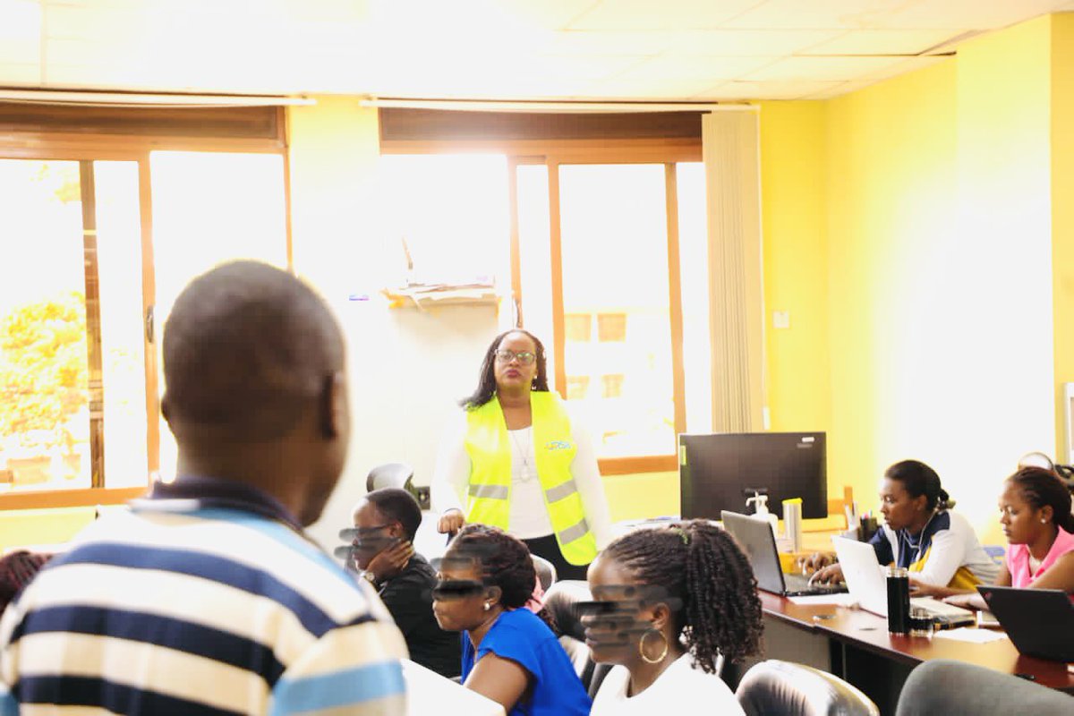 Mercykains's tweet photo. Ffe tuli waweluuu- we are outside . Here attending to our clients in our Saturday clinics. In addition to our weekly services, @URSBHQ launched saturday clinics where we offer advisory , registration &amp; marriage services. Our offices are open on Saturdays from 9am to 1pm. https://t.co/lpPDwpxiaD