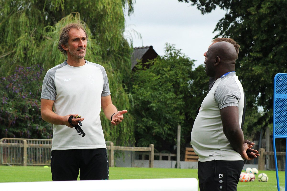 GSIPontivy's tweet photo. ⚔️ Jour de match pour Philippe Pinson et son staff ! 

💚 Nos Vert et Blanc affrontent le @VOC_officiel sur le terrain de Pluméliau à 17h ! ⏱️

#KitArGward 💚🤍 https://t.co/3F6pkdTeS6