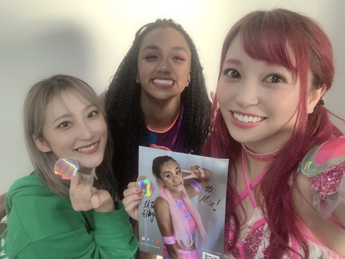 pw_jto_mmm's tweet photo. ミア！ラスト道場マッチ😭

お人形さんみたいな、まさにアメリカのキラキラティーンエイジャーにときめきっぱなしでした…😊🌻🥹💖✨✨

かわいすぎる！！！！！！

またいつかどこかで再会できますように☺️🌈💗

#iceribbon #pw_jto https://t.co/xTfaQgjpqe