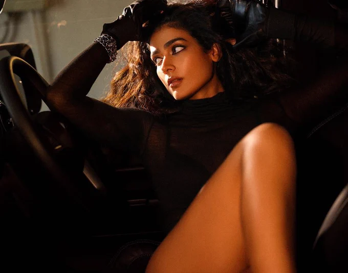 F2MfvPGW0AAFV7m?format=webp&name=small