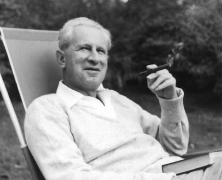 RadicalPast's tweet photo. Am 29. Juli 1979 stirbt in #Starnberg der Philosoph und Soziologe Herbert #Marcuse. Er hatte bei einem Besuch bei Jürgen Habermas einen Schlaganfall erlitten. Marcuse war ein wichtiger Vordenker der 68er-Bewegung. https://t.co/AGA9BYPi6D
