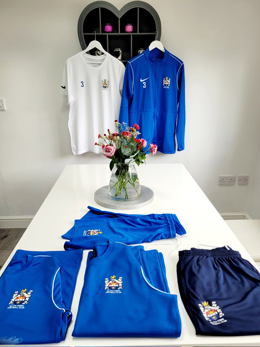 New season, new kit  
               🤍💙💚
Good luck and best wishes for the season <a href="/HarrySawyer07/">Harry Sawyer</a> &amp; <a href="/Blyth_TownFC/">Blyth Town FC</a>