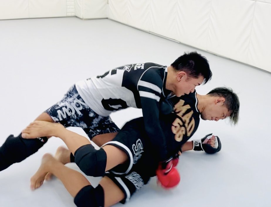 36Sfk's tweet photo. MMA練習!
#皇治
#nariagari
#team_one
#rizin
#sfkキックボクシングジム
#パーソナルレッスン https://t.co/gnhS1Qqx5K