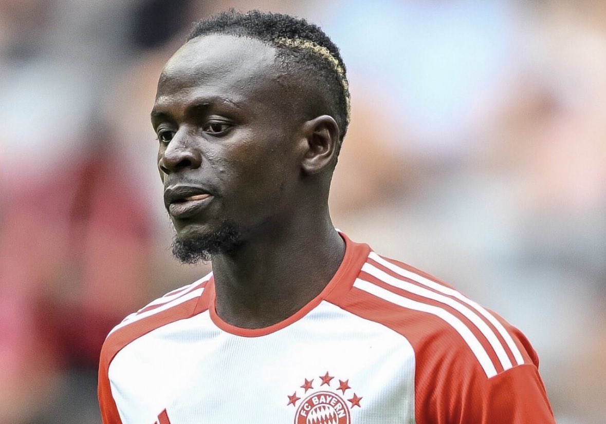 FabrizioRomano's tweet photo. Official: Sadio Mané has been left out of Bayern squad today as there are “talks ongoing over potential transfer”, club statement confirms. 🔴👋🏻

Deal already done, Sadio Mané is new Al Nassr player since Friday. Agreement in place between all parties, just waiting to sign docs. https://t.co/oGLUoiBAiQ