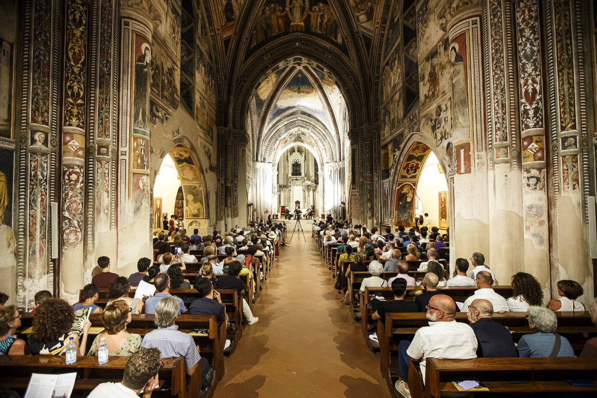 ClassicheForme's tweet image. Venerdì 21 Luglio ci siamo lasciati travolgere dalla bellezza della musica e della location: parliamo delle Variazioni Goldberg per trio d’archi eseguite dal Teyber Trio nella Basilica di St Caterina d’Alessandria a Galatina 💛