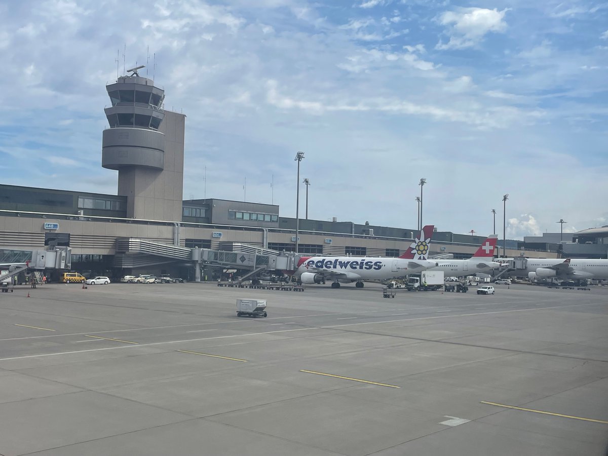 mrvogt's tweet photo. It’s great to be back in Zürich, even if only for a five hour layover. Enough time to pop into the city for a bit! https://t.co/tRfgtaKTMJ