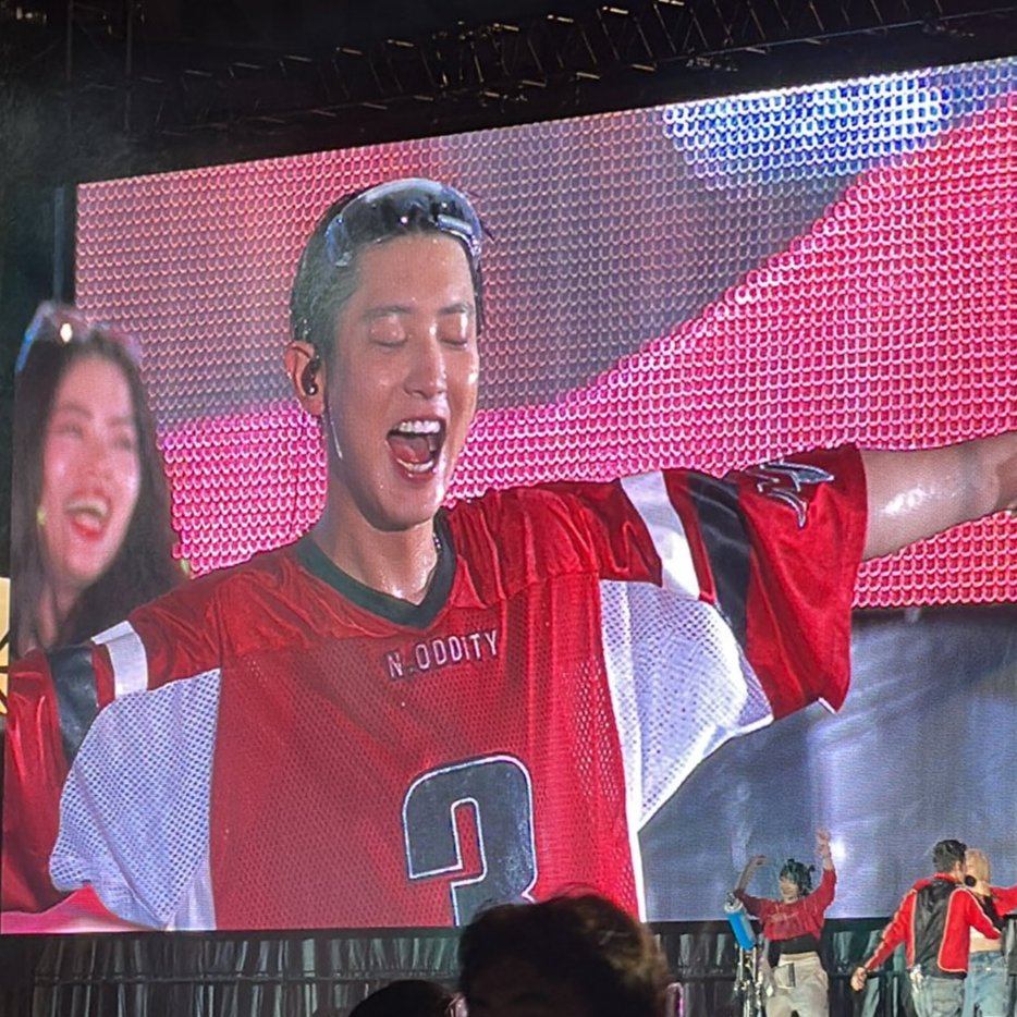 cyhourly's tweet photo. wet hair chanyeol 🫠

#EXOSC_WaterBomb #CHANYEOL #찬열 
#WATERBOMBJAPAN https://t.co/N4I2xp4JV2