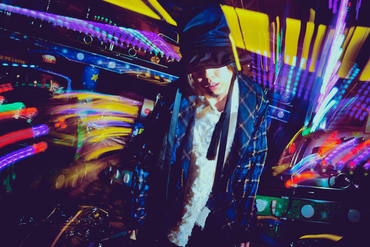 同楽曲の制作を手掛けるのは TOPHAMHAT-KYO (FAKE TYPE.)（@2z2z