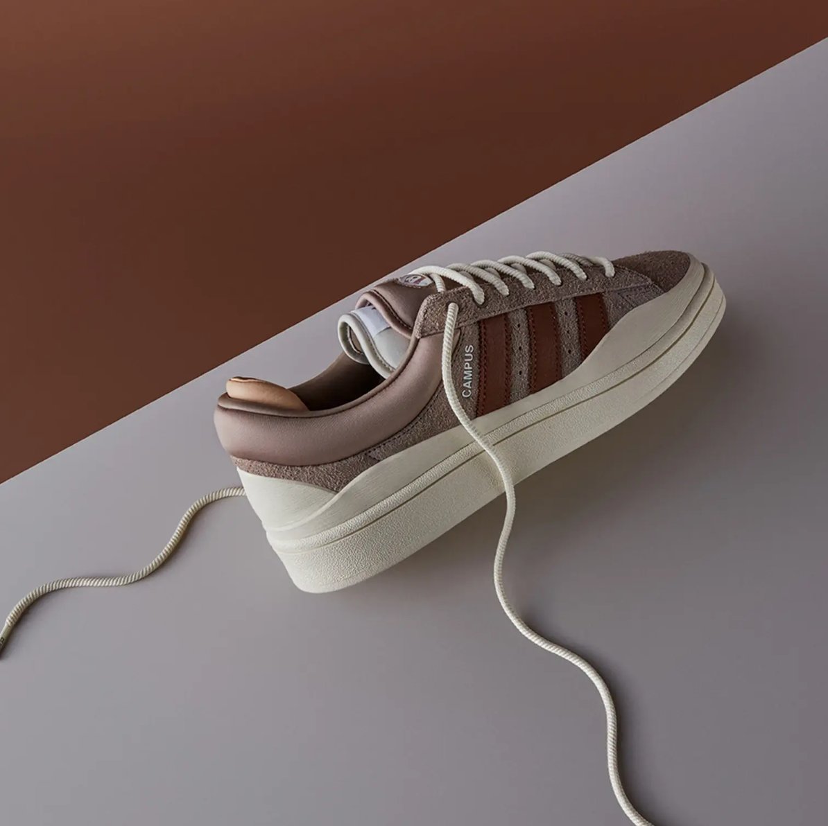 Ad: Dropped via Tres Bien
Bad Bunny x adidas Campus 'Brown' 
=> bit.ly/3rT31IW