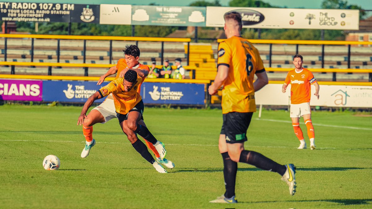 Southport 0-3 Blackpool

#southport #blackpool #football #photographer #photograghy #Nikon
