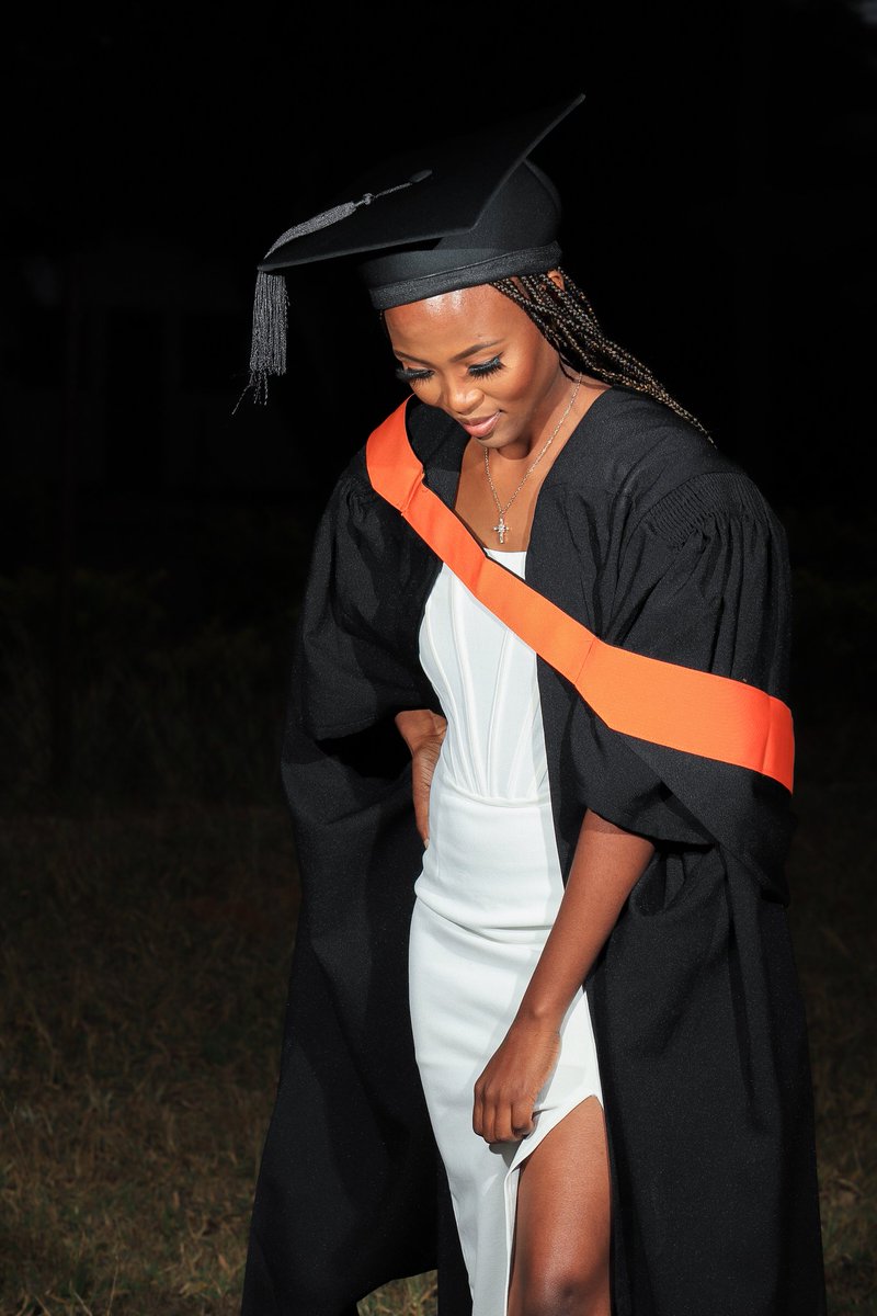 AsHeartArt's tweet photo. G R A D U A T I O N 🎓

We're open for Bookings and At your convenient service.
Book your shoot now @AsHeartArt.

#a_heart_art @ULvarsity https://t.co/cDHoTEoeS1
