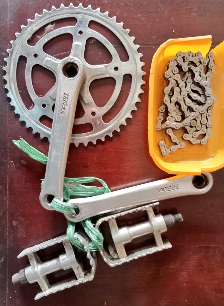 jeffreysirie's tweet photo. WTS Crank set Tracer jadul plus plus, 48t, CL 17, drat aman, lecet2 wajar/usia, Rantai Generic/entah Ratio 48:18 di frame Soloist 71, Pedal Generic/entah. RP.350K Nepis, No Kirim2, WA https://t.co/dDVBeZJcUw 📍Perdatam, Pancoran, Jakarta Selatan. #frbjb #fpjb #rbjb #fnfjb https://t.co/5twA0HMXzY