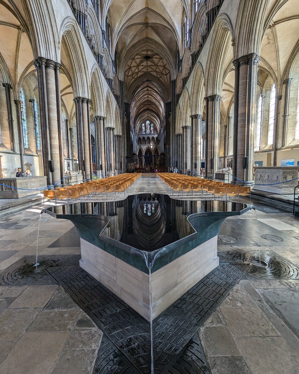 Have you paid a visit to our spectacular font? Designed by William Pye in 2007, and consecrated by the Archbishop of Canterbury in 2008, it is a breathtaking work of art in itself. 

#SalisburyCathedral #VisitSalisbury