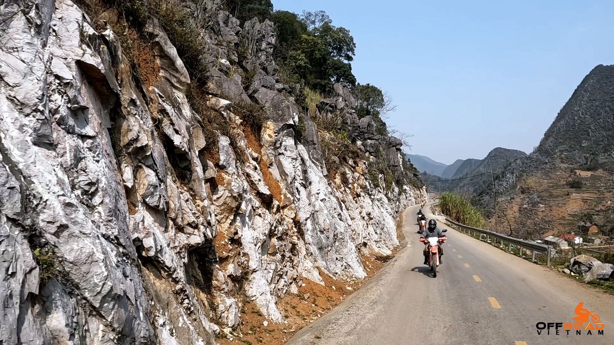 vietnambikers1's tweet photo. This explains why Ha Giang is an unreal place for motorcyclists and they keep coming back. ♻️

📲 https://t.co/AjP8UumiTM

#unrealplace #mustseedestination #bucketlist #vietnam #xuhuong2023 #trending2023 #motorbike #motorcycle #tour #rental #honda #XR250 #XR150L #CRF150L #CRF300L https://t.co/FASsM4Gm6t