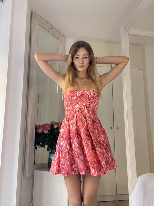 Come celebrate my birthday with me on my stream 💖 link in bio ! 😘🥰 https://t.co/z5gOGGhC6h