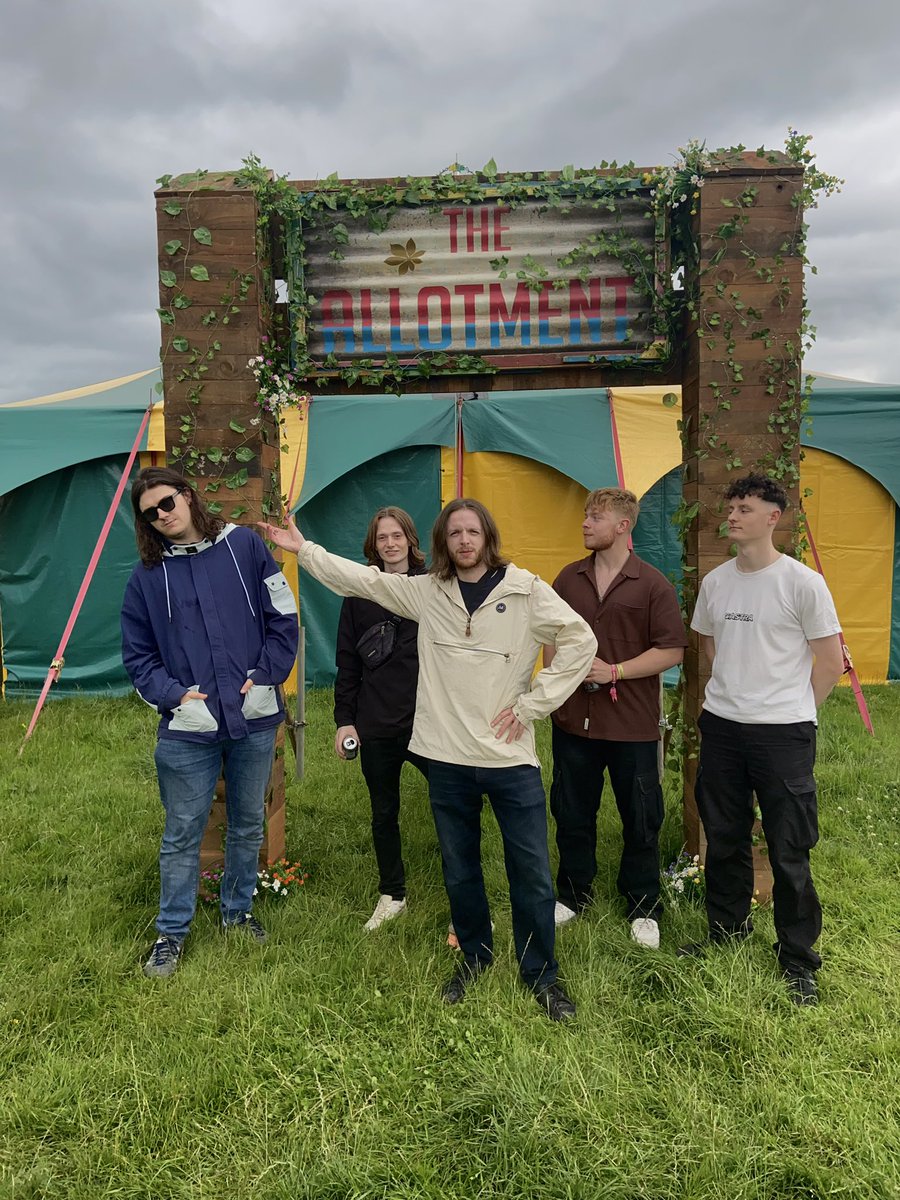 RosellasBand's tweet photo. We headlined The Allotment Stage at @ynotfestival last night. The energy in that tent was ridiculous, thanks to each and every one of you who came down. Enjoy the rest of your weekend 🌹 https://t.co/RpLHoXkxqP